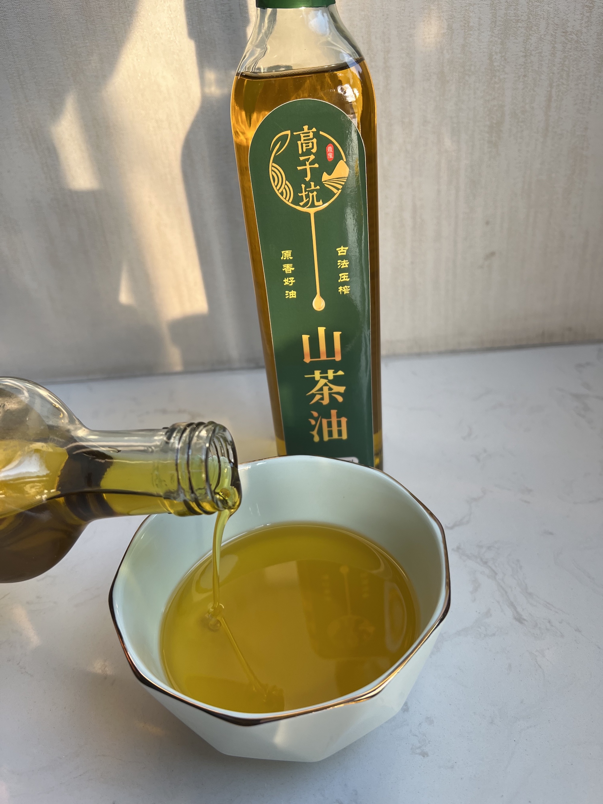 茶油-倒油2.jpg